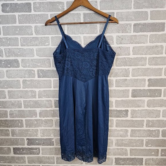 Vintage Vanity Fair Full Slip Women 36 Navy Nylon Lace Bodice Trim Lingerie 50's - Picture 3 of 9